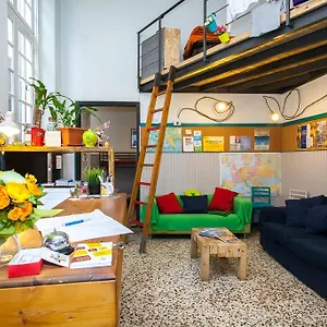  Hostel Ostellin